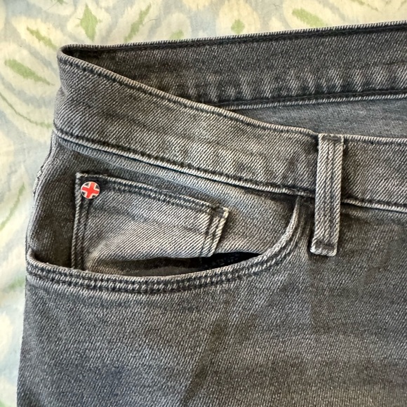 Hudson Blair High Rise Bootcut Crop in Demetria EUC - Picture 6 of 11